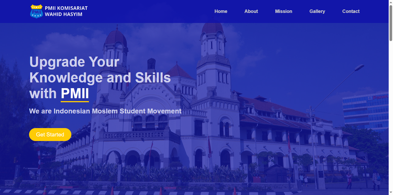 Dashboard sistem manajemen pergudangan dengan grafik dan tabel data interaktif